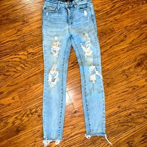Judy Blue Denim Jeans size 7/28 Womens Distressed Cropped Hem Skinny Ripped Boho